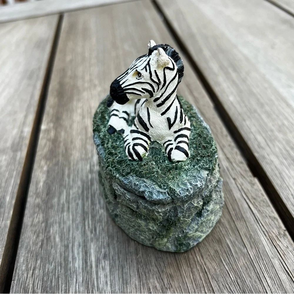 Vintage 1993 Figi Graphics Zebra Ceramic Trinket or Jewelry Box